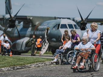 Nebe bez bariér: Na hradecké letiště se vrací unikátní charitativní akce Open Skies for Handicapped!