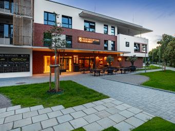 Objevte nový Tenis resort SKHK & Hotel Break: Sport a relaxace na dosah Městských lesů!