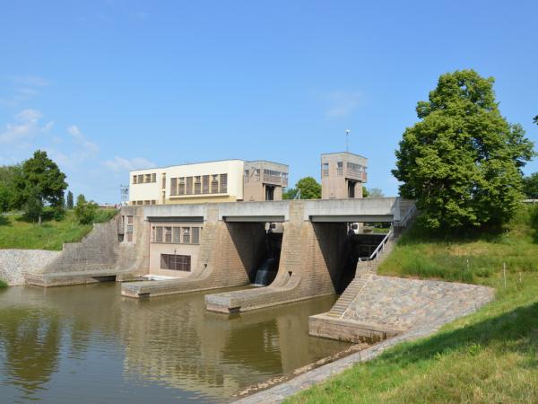 Jez a vodní elektrárna, Předměřice nad Labem